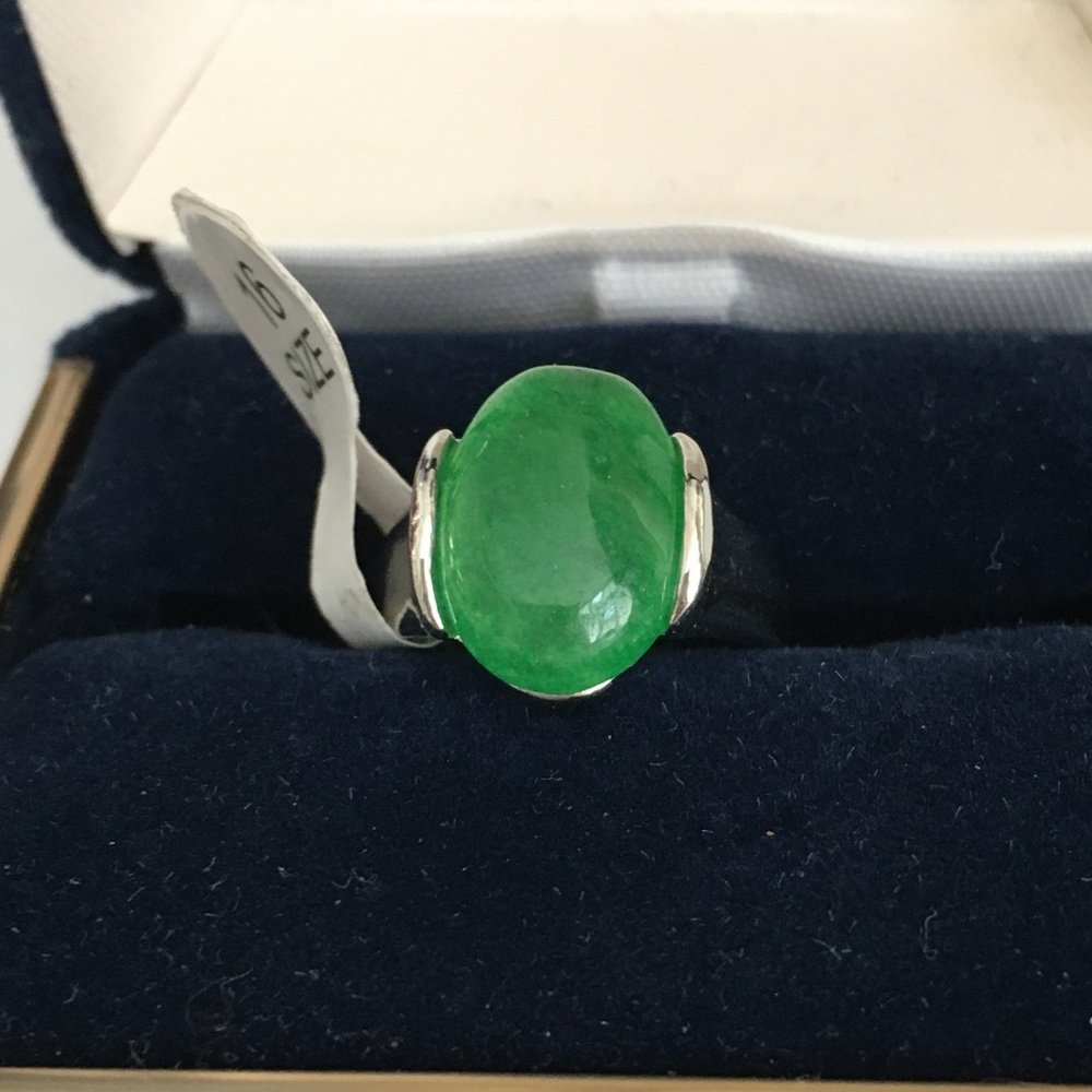 Emerald green quench crackled quartz plated ring